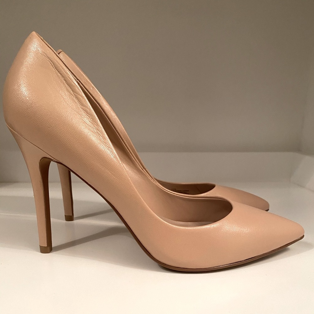 Charles by Charles David Nude Pumps Pointy Toe